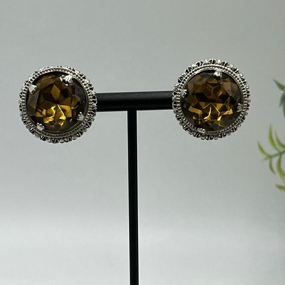 Accessocraft NYC Signed Vintage Prong Rhinestone Topaz Brown Screw Back Earrings - Picture 2 of 8